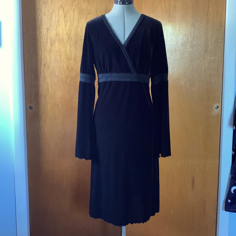 Max Studio black velvet bell sleeve wrap dress lace trim XL